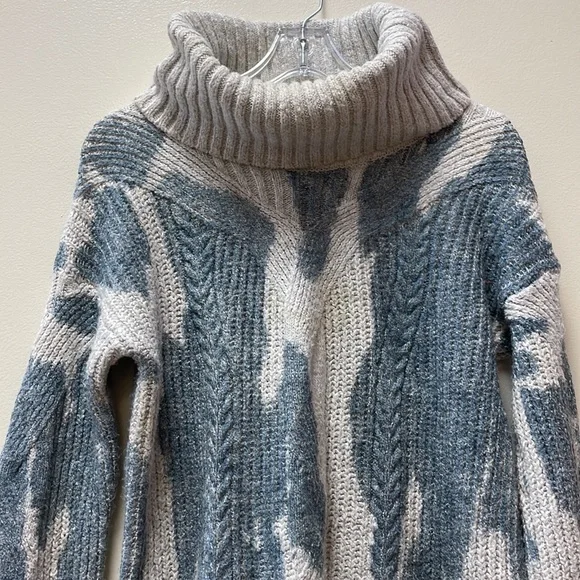 Pilcro Spotted Turtleneck Sweater From Anthropologie!!🔥🔥🔥 - Picture 6 of 16